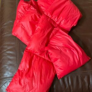 Gorgeous Lord&Taylor Puffer scarf